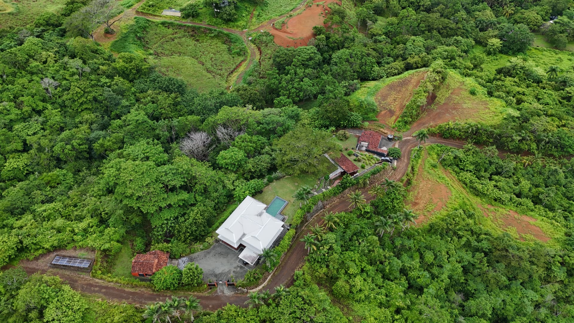 Aerial plan view of Denter Tumas looking straight down at the estate
